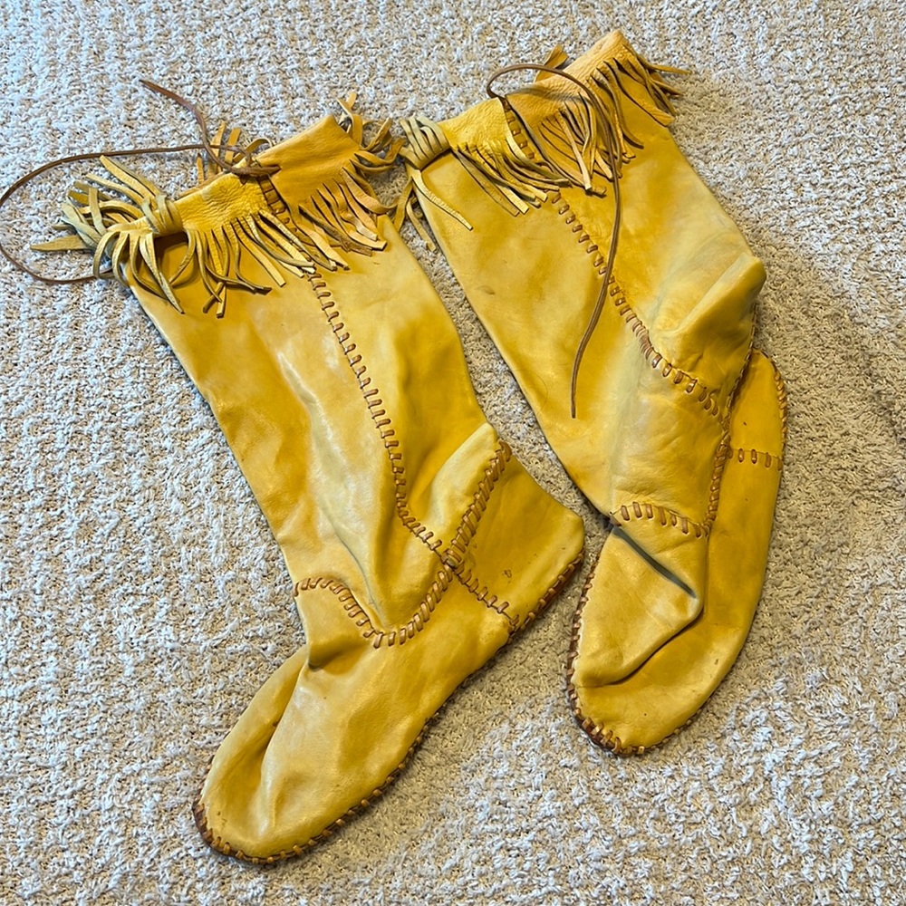 Leather moccasins fringe
